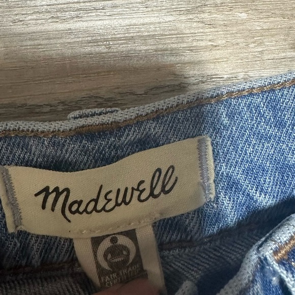 Madewell The Perfect Vintage Jean in Bradwell Wash - Picture 10 of 12
